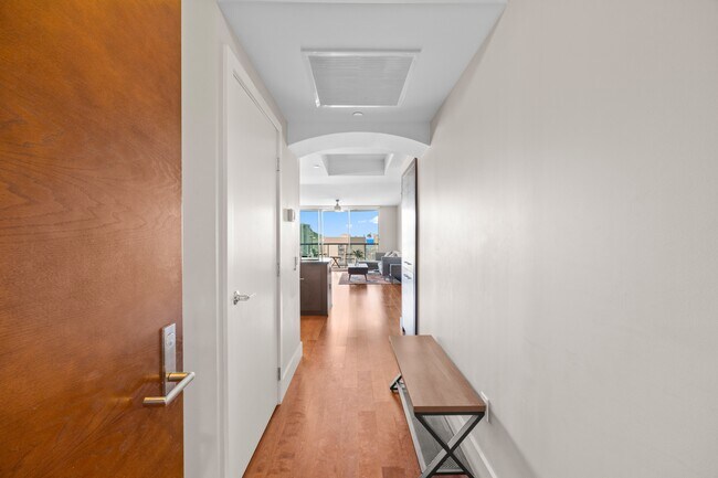Building Photo - 1837 Kalakaua Ave