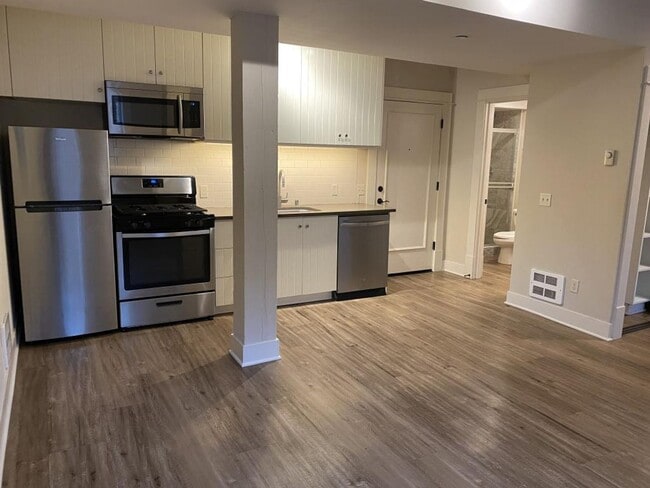 Interior Photo - Roxbury Apartments