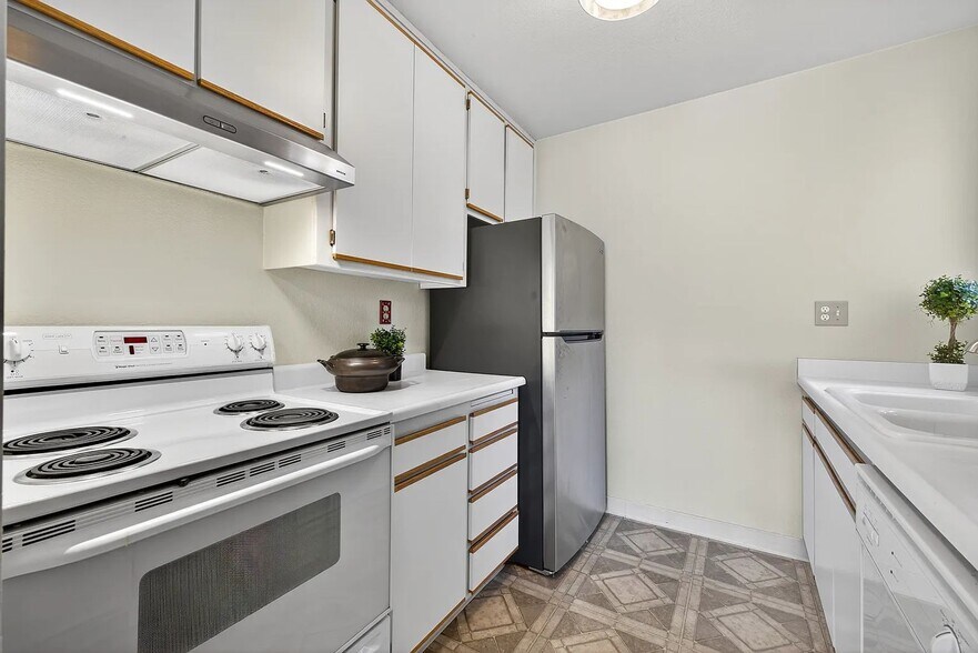 Building Photo - 211 Stony Point Rd