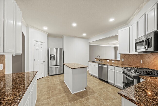 Building Photo - 15403 Redbud Dale Ct