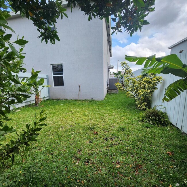 Building Photo - 13245 SW 271st Ter