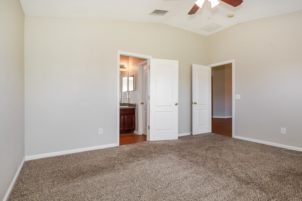 Building Photo - 1716 Hollow Glen Dr