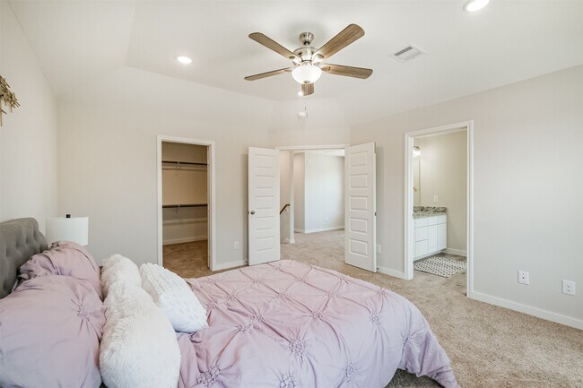 Building Photo - 14906 Eagle feather ct.