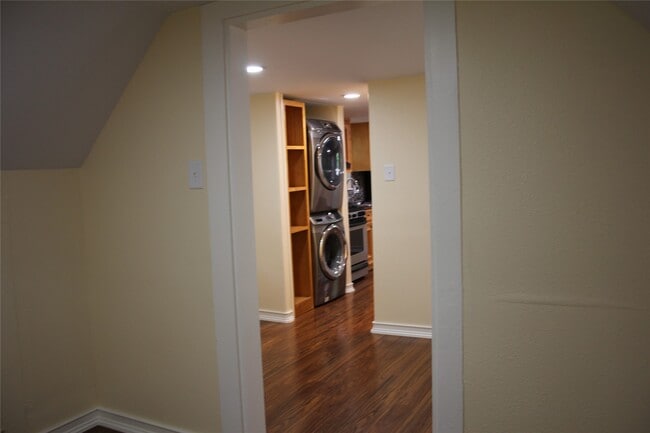 Building Photo - 7540 Ashburn St