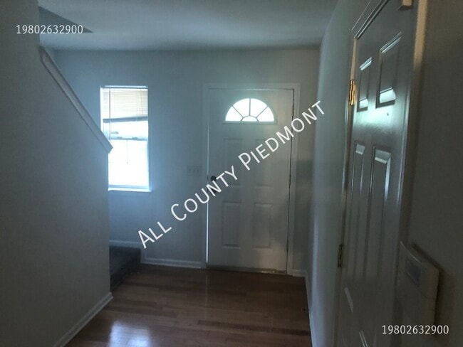 Building Photo - 4808 Delprado Cir