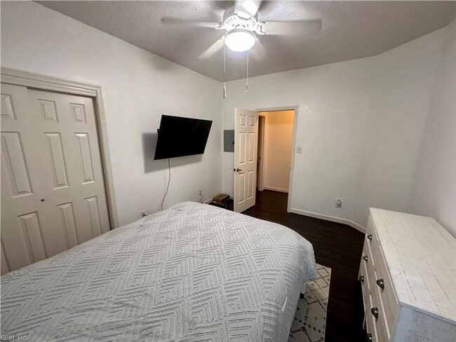 Building Photo - Bay View First Floor Condo