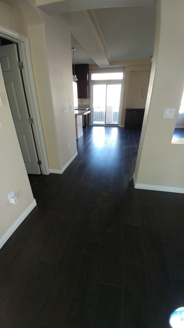 Building Photo - Multi level