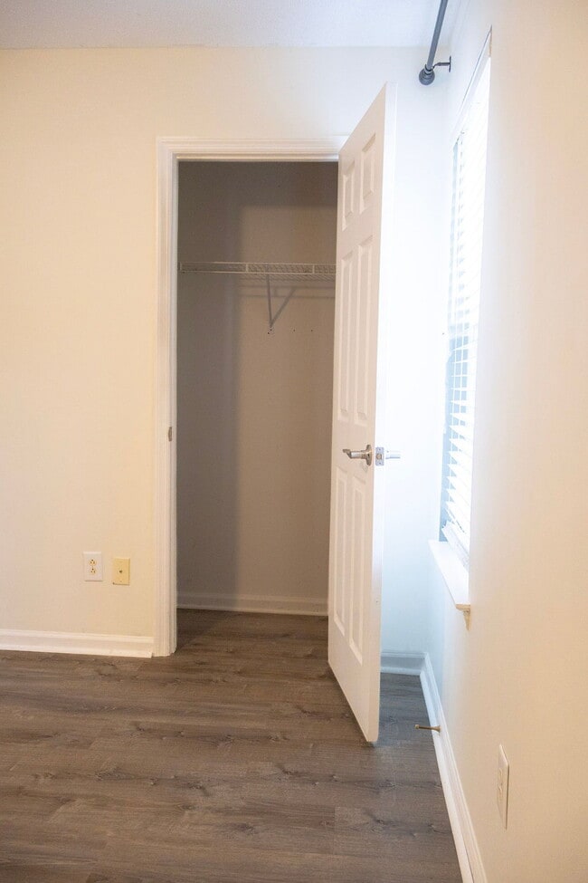 Building Photo - 3 bedrooms, Fenced in backyard, 12x24 shed, NO breed restrictions!