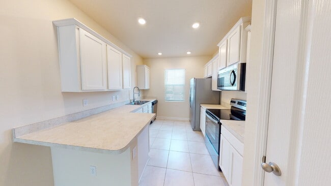 Building Photo - "Charming 3-Bedroom Townhouse Retreat on Oak Mill Road – Spacious 1308 Sq Ft with 2 Full Baths in...