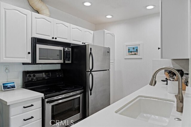 Building Photo - 8163 Redlands St