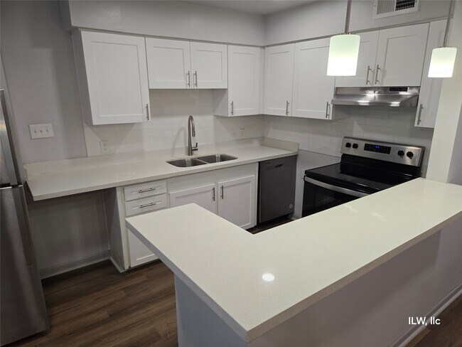 Building Photo - 815 Harvard St