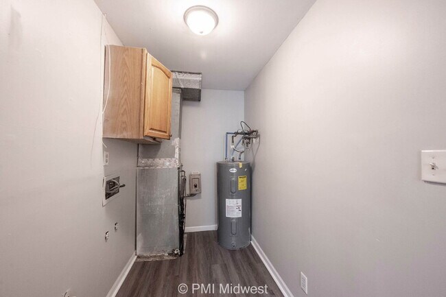 Building Photo - 3026 Osceola Ln