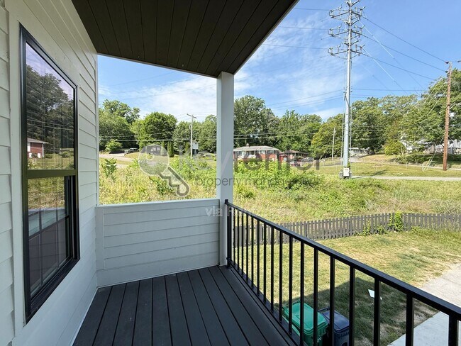 Building Photo - 1072 Amelia Ct
