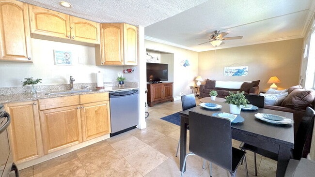 Building Photo - 506 University Blvd