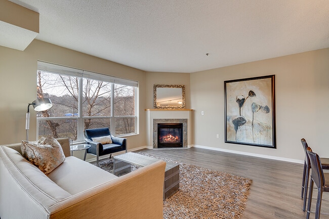 Building Photo - Riverview at Upper Landing
