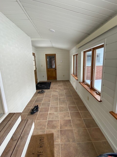 Heated breezeway - 4106 Camp Phillips Rd