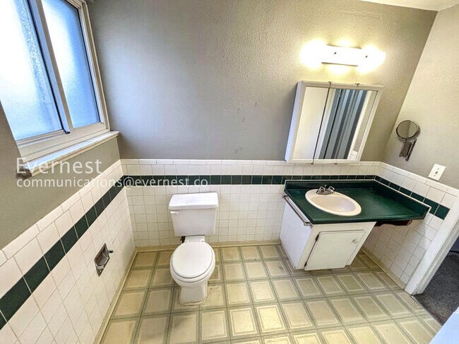 Building Photo - PROMO: Get $500 Off the First Month's Rent!3 Bed, 2 Bath Home with Garage / Available Now!