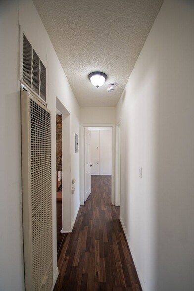 Building Photo - 11100 Camarillo St