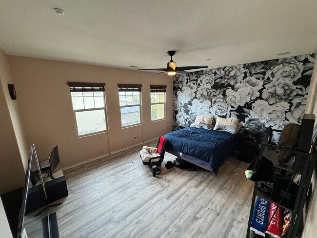 Building Photo - Spacious 2-Bed, 2-Bath Rental with Private...