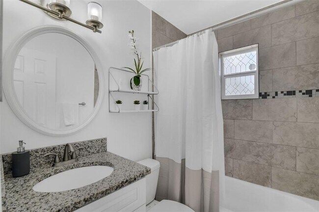 Building Photo - 160 Jalapa Dr