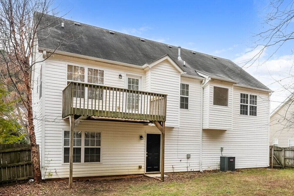 Building Photo - 335 Shadowbrooke Cir SW