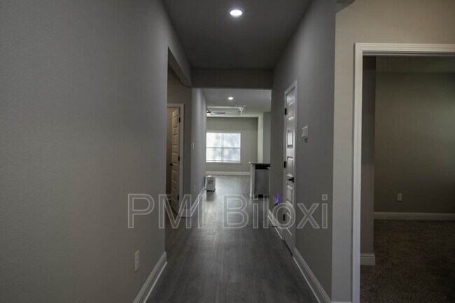 Building Photo - 84 Saltmeadow Cir