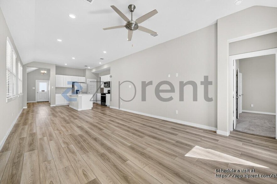 Building Photo - 413 Honeyhill Dr