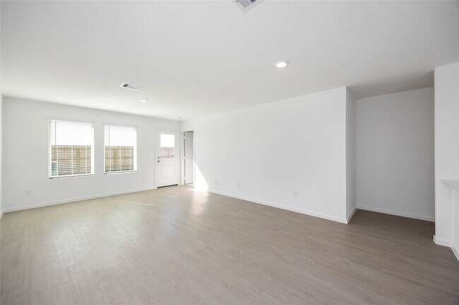 Building Photo - 4915 Esperanza Ter Dr