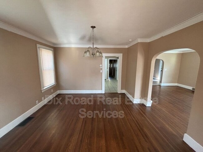 Building Photo - 107 Edgewood Ave