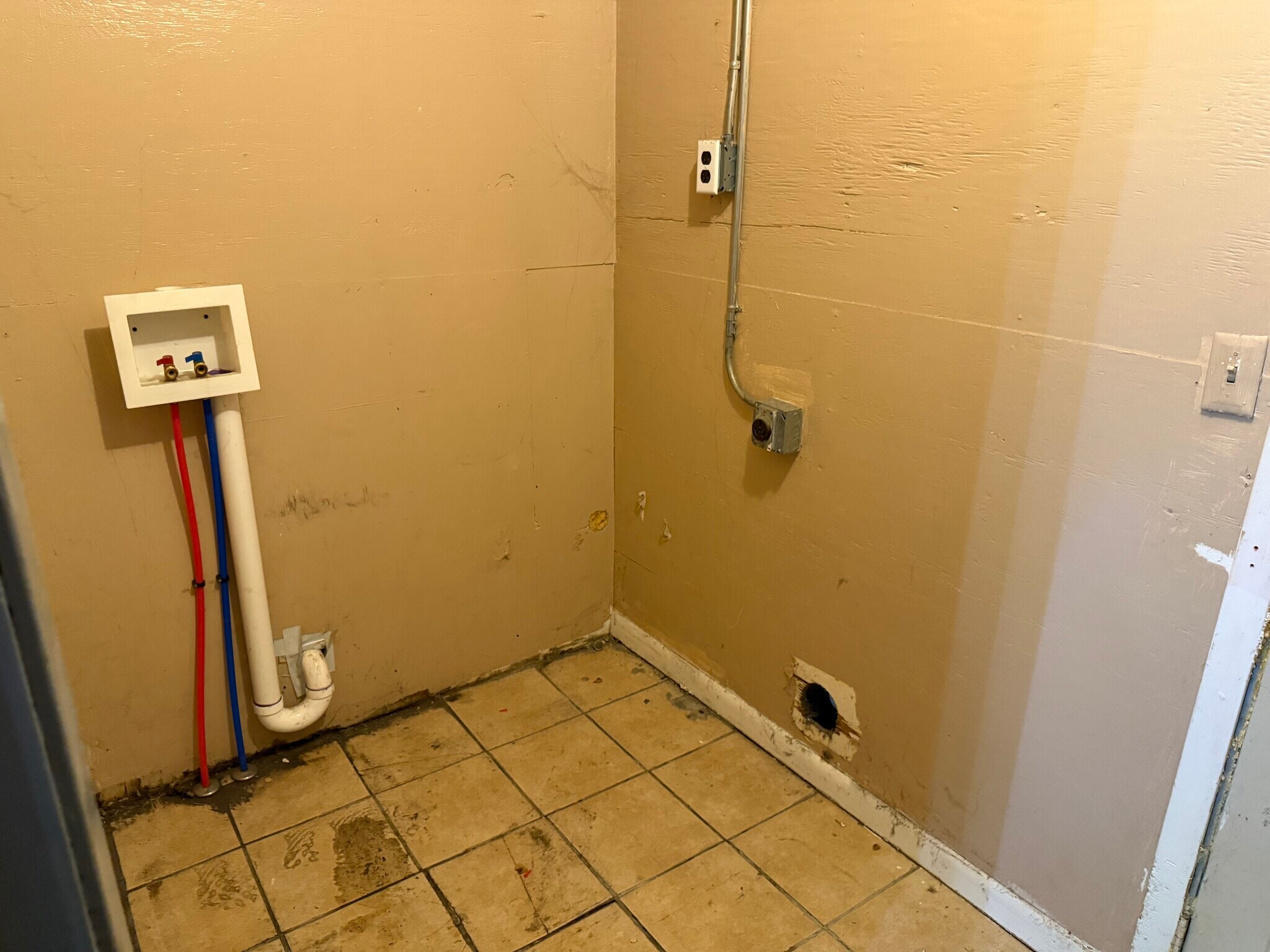 Laundry room connections. - 2410 Forest Home Rd