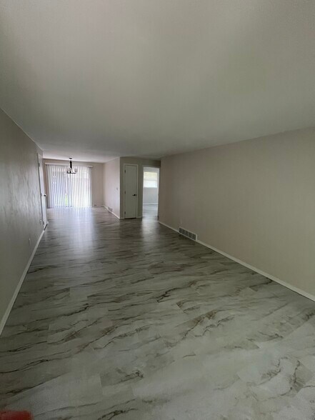 Building Photo - 517 Kelly Jo Dr