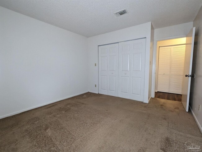 Building Photo - 6288 Hamilton Bridge Rd