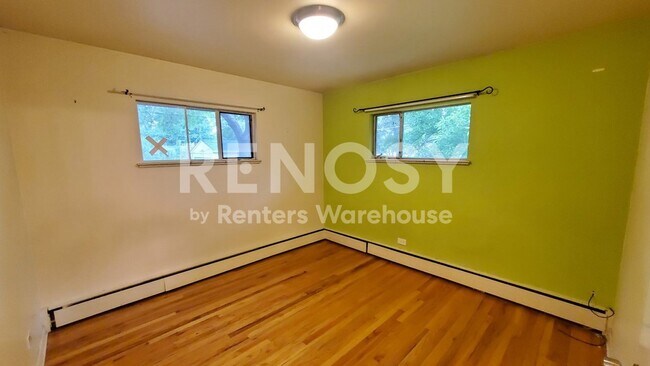 Building Photo - 2225 S Cherry St