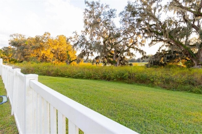 Building Photo - 35576 Eastbrook Ave