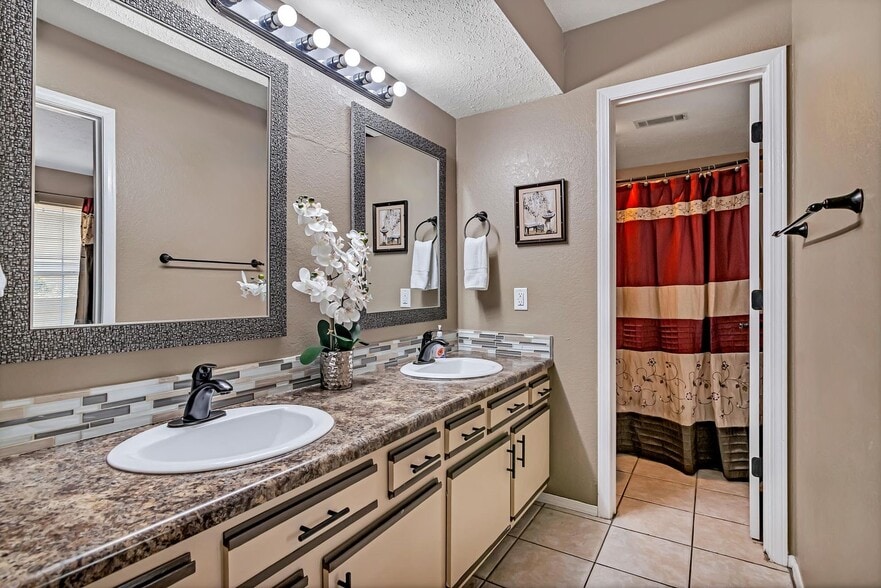 Building Photo - 40 Scenic Ct