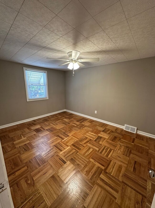 Building Photo - Beautifully Renovated 3-Bedroom Split-Leve...