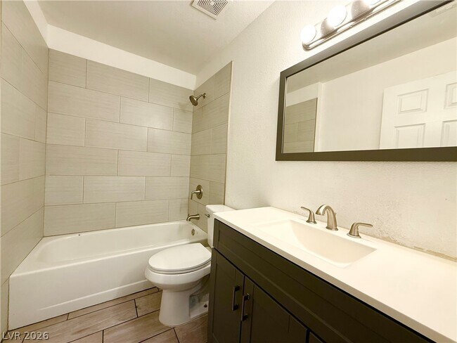 Building Photo - 5219 Caliente St