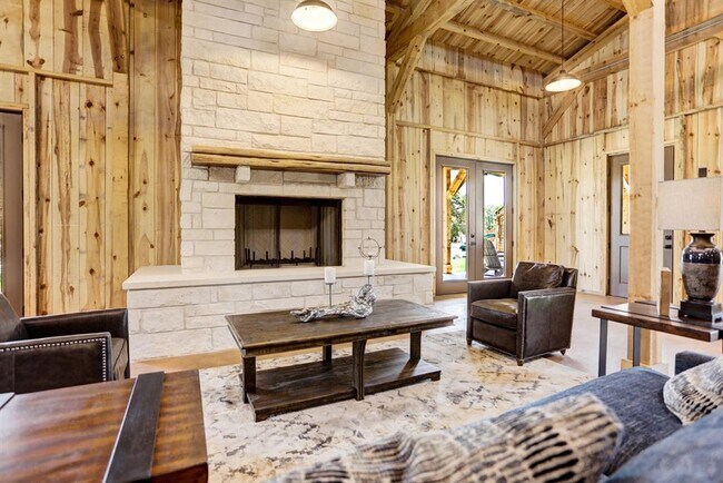Building Photo - 101 Woodstock Cir