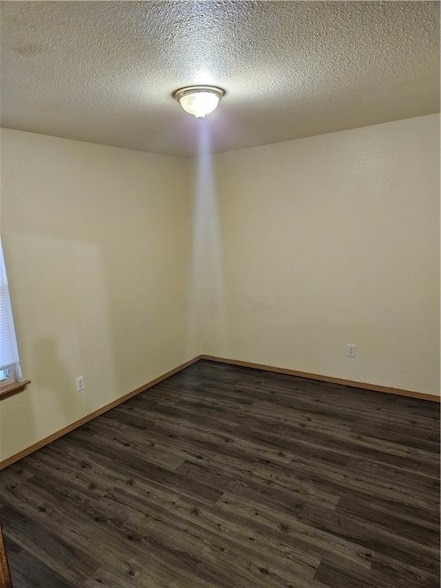 Building Photo - 325 Sadie Ln