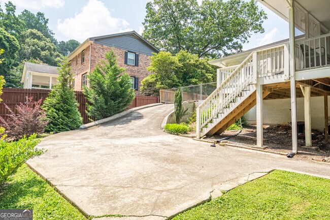 Building Photo - 2617 Caladium Dr NE