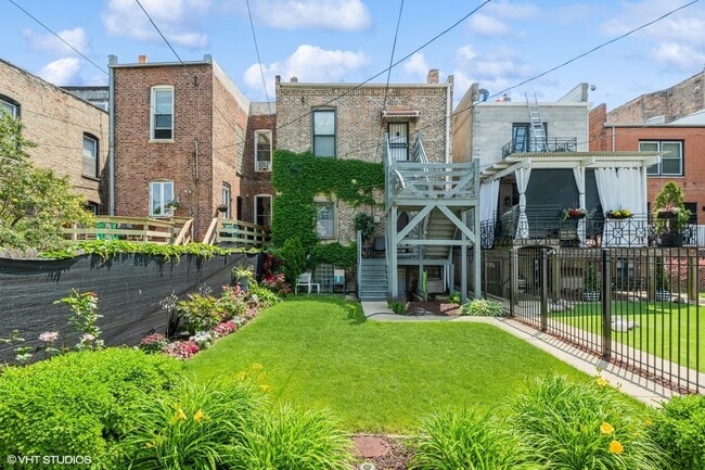 Building Photo - 3136 S Prairie Ave