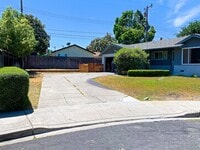 Building Photo - $4695 - 3 Bd/2 Ba Santa Clara Home on cul-de-sac with large backyard-Pets Possible with approval!