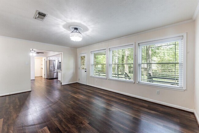 Building Photo - 1006 Amesbury Ct
