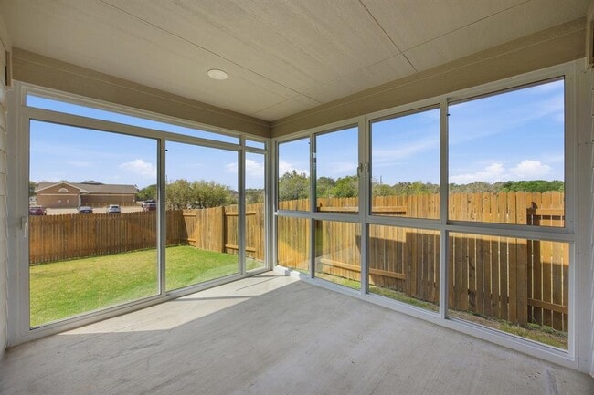 Building Photo - 809 Russet Rock Dr