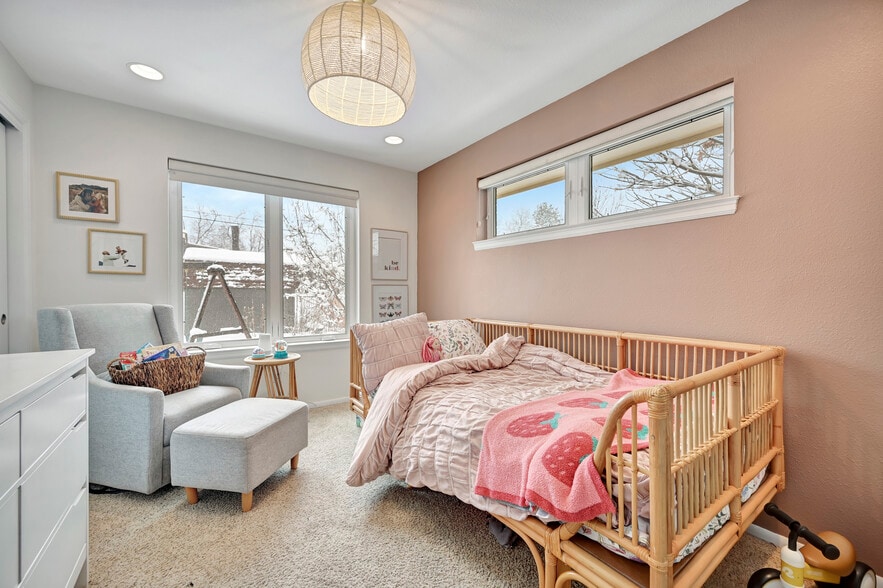 Building Photo - 6526 S Elizabeth Way