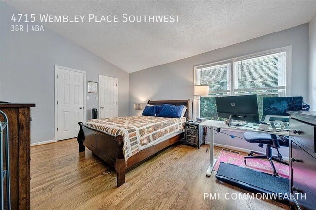 Building Photo - 4715 Wembley Pl SW
