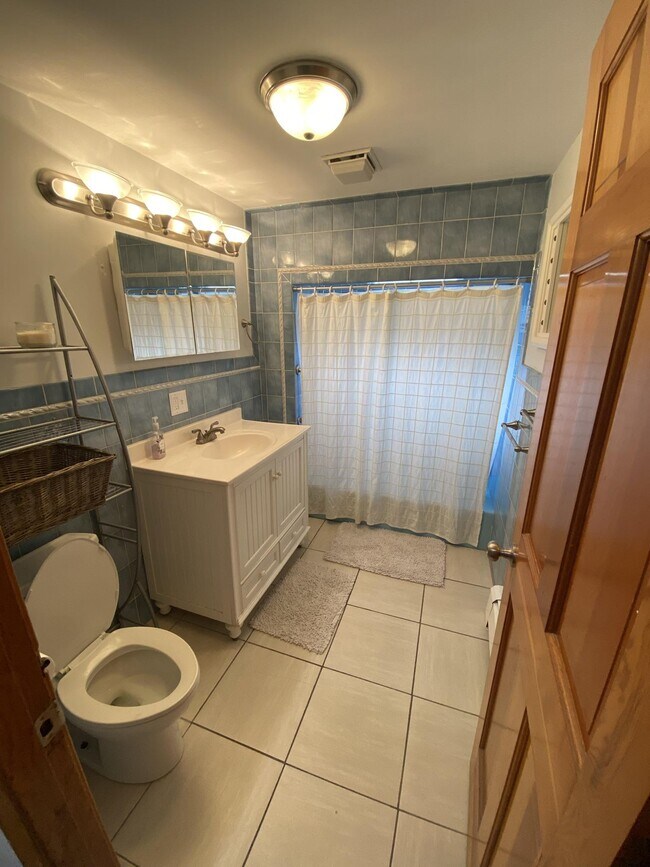 Building Photo - 93 Glen St