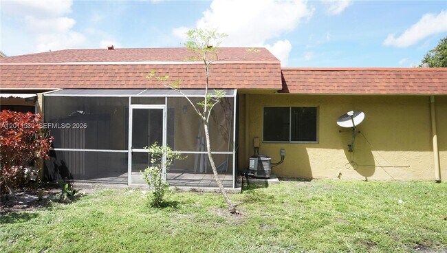 Building Photo - 10722 La Placida Dr