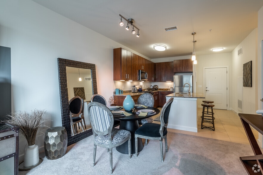 Primary Photo - Courts at Spring Mill Station