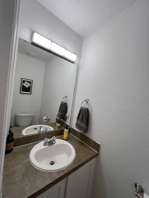 Building Photo - 480 Camelia Pkwy